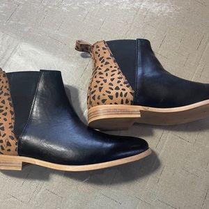 Sseko women’s black booties - size 7